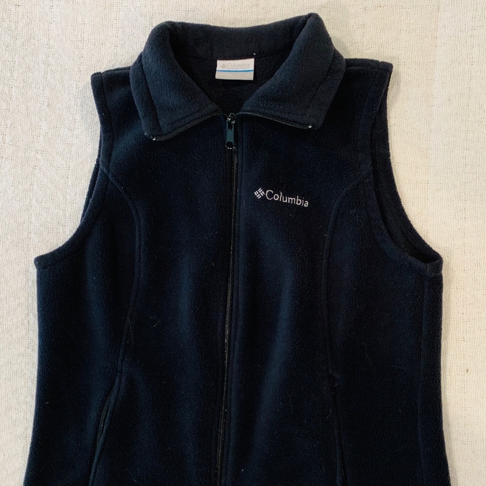 Zip up Columbia vest